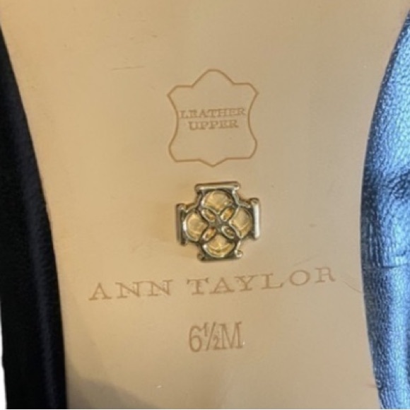 Ann Taylor Two-Tone Pumps Dark Blue Black Pointed Toe 6.5 - Picture 3 of 10